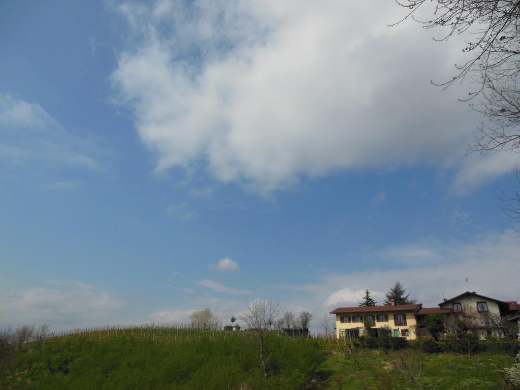 Agriturismo Affittacamere Barbarossa Dogliani Eksteriør billede