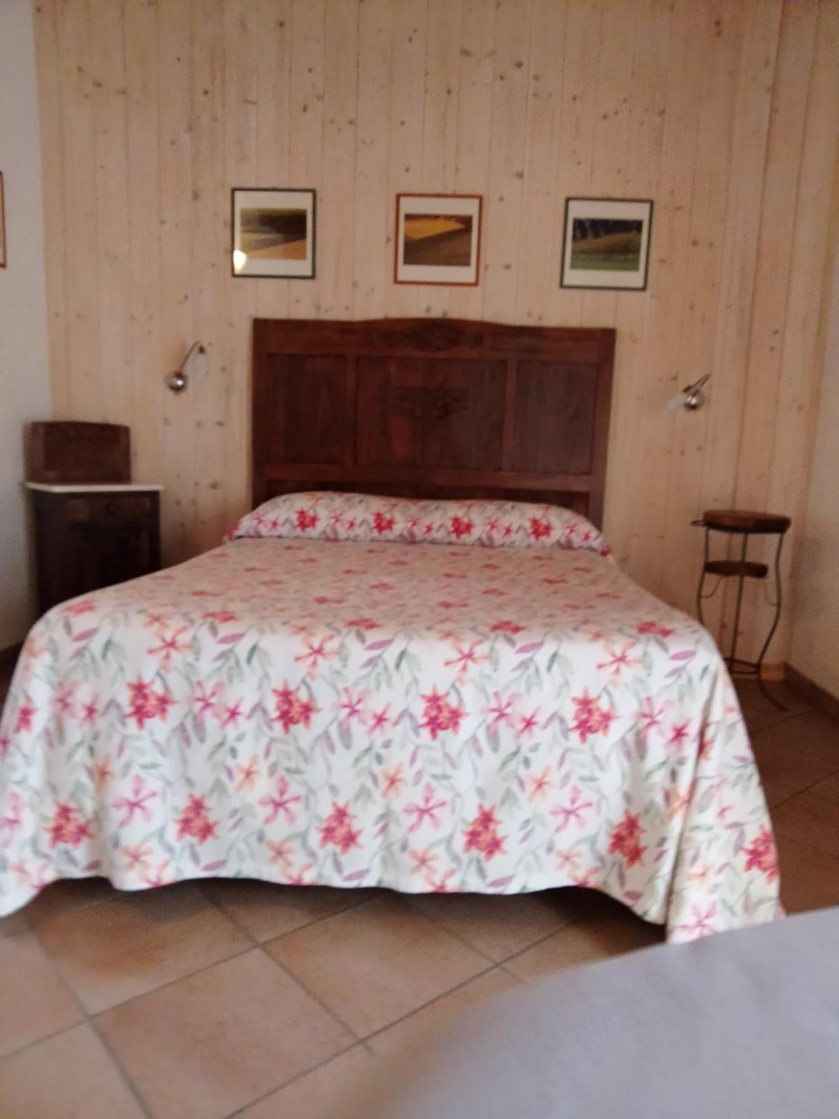 Agriturismo Affittacamere Barbarossa Dogliani Eksteriør billede