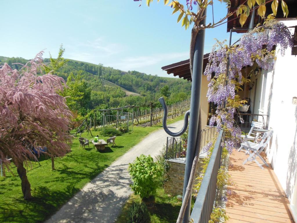 Agriturismo Affittacamere Barbarossa Dogliani Eksteriør billede