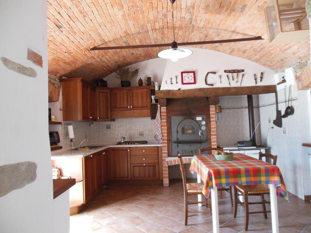Agriturismo Affittacamere Barbarossa Dogliani Eksteriør billede