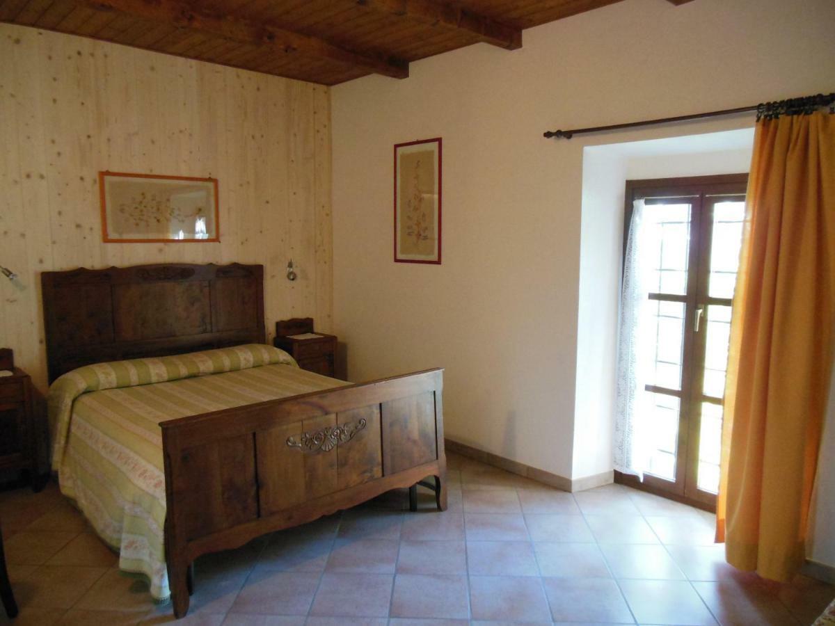 Agriturismo Affittacamere Barbarossa Dogliani Værelse billede