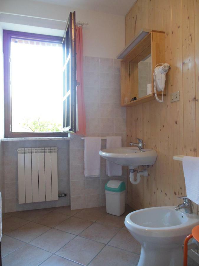 Agriturismo Affittacamere Barbarossa Dogliani Eksteriør billede