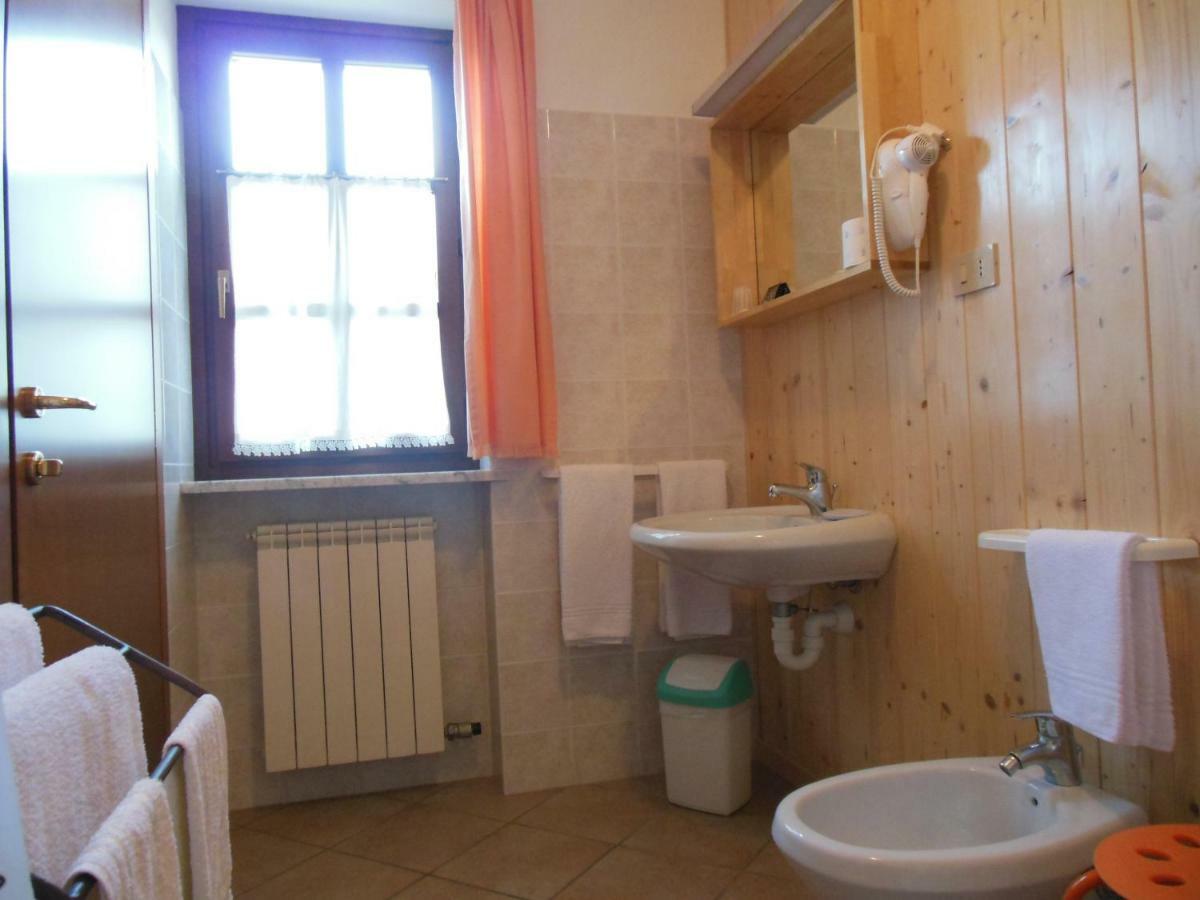 Agriturismo Affittacamere Barbarossa Dogliani Eksteriør billede